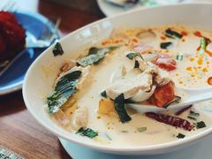 椰奶鸡肉汤-Chom Cafe and Restaurant