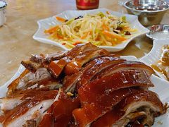 -黄记四更烤乳猪店