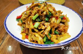 Crispy Lettuce Stir-Fried with Pork Belly