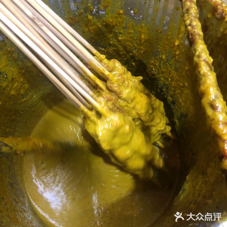 西区花园里的一家新疆烤羊肉，真心好吃