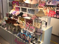 -名创优品(北京新中关购物中心地铁层店)