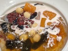 娟姗奶大满贯-RUXU入续鸳鸯糖水铺(万菱汇店)