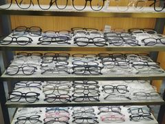 -优医视平价眼镜蔡司依视路折扣工厂店(十里堡店)