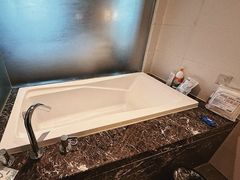 -桔子酒店(上海西藏北路地铁站店)