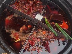 -爱你您·自家鱼塘·活水喷泉鱼火锅(八里店)