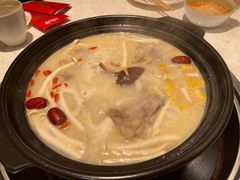 -三人行骨头王火锅(长寿店)