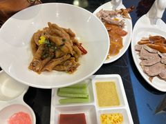 -皇城根·烤鸭·鱼头·家常菜(欧亚大观乐活城店)