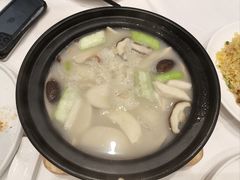 鸡汤杂菌酿豆腐煮花胶-广州酒家(昌岗地铁站店)