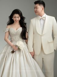 -雪中彩影婚纱摄影·微光艺术中心