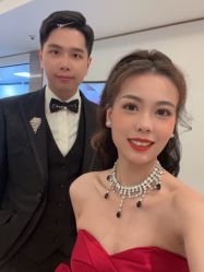 -现代经典婚纱摄影