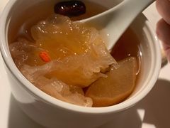 冰糖桃胶炖雪梨-初蓉丨遇见新川菜(亲贤街荣耀店)