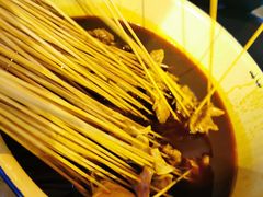 -拈签一笑黄牛肉辣卤串串