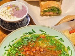 -八月美食小馆(银泰城总店)