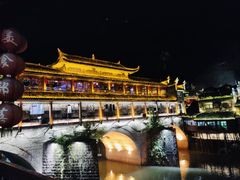 -临江餐馆二楼美食部落