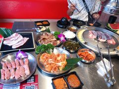 -哈哈碳都·牛肋条无限自助烤肉(台江万达店)