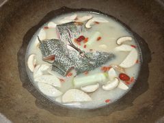 -咕嘟草帽鱼·牛奶一样的鲜鱼汤(天鹅湖万达广场店)