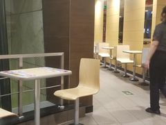 -麦当劳(展览路店)