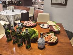 -梁鸿湿地丽笙度假酒店大堂吧