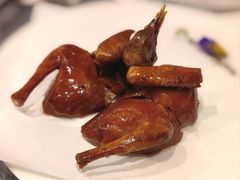 脆皮乳鸽-名佳荟