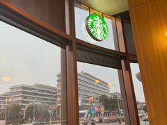 -星巴克臻选(上海虹桥新天地三店)