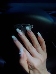 -DAZZLING BEAUTY美甲•美睫专门店