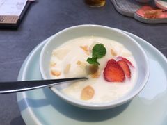 草莓杏仁豆腐-江南里·新浙菜(苏州大悦城店)