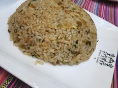 -香巴拉云南餐厅(华莱坞店)