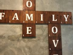 -Chom Cafe and Restaurant