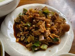 -茅屋大酒店