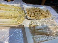 -霄汉牛三鲜湖北砂锅菜(万松园2店)