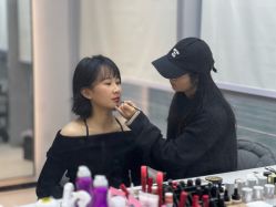 -乐派诗婚纱摄影