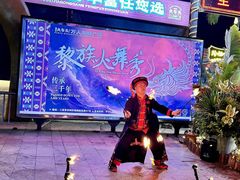 -三亚火车头万人海鲜广场