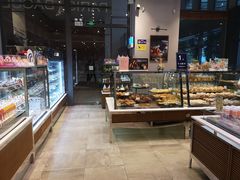 面包甜点陈列柜-巴黎贝甜(常德路店)