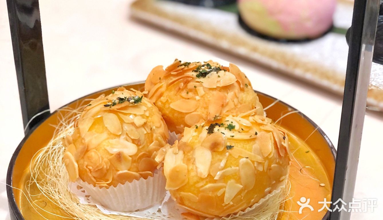 中山公园又现排队王，正宗广式茶点，现点现蒸，口味很嗲