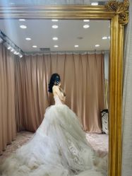 -曼青婚纱礼服馆