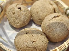 -包整·丝娃娃(一览甲秀楼风景店)