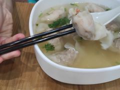 虾仁大馄饨-南城香·饭香串香馄饨香(赵公口店)