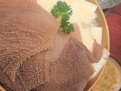 -牛YO寿喜烧·铁板烧和牛火锅自助(市府恒隆店)