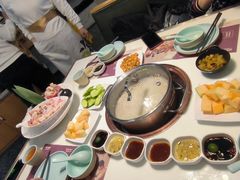 -洪氏嗨捞·猪肚鸡火锅(阳光天地店)