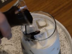 -Chom Cafe and Restaurant