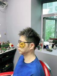 -15C7 男士理发馆 烫染专业店
