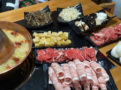 -果松木炭酸菜铜火锅·外婆参鸡汤