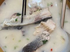 -美顺香食府鱼头老店(雪野湖店)