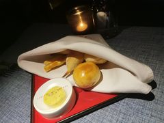 -弦月窗LUNETTE BY AMANDA(复兴路店)