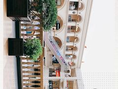 -王府井奥莱临潼小镇(临潼店)