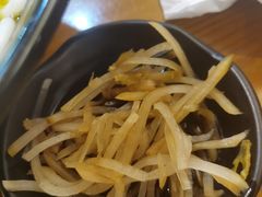 -丽虹云南过桥米线(兴工街店)