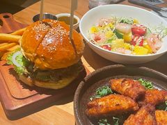 -三勾JJJ Burger&Coffee(梅溪湖店)