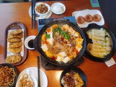 襄阳砂锅牛三鲜-莲餐厅·湖北菜·藕汤是头牌(愚园路店)