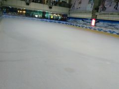 -正佳冰河湾真冰滑冰场