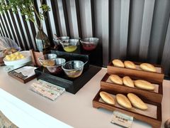 -亚洲国际大酒店·云顶阁旋转自助餐厅